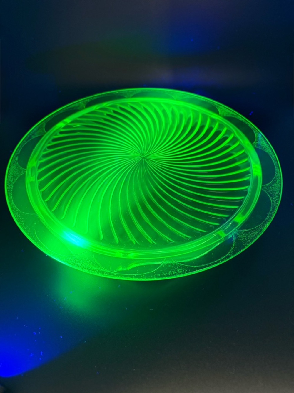 Uranium Glass Anchor Hocking 10” Cake Plate - Glows!!